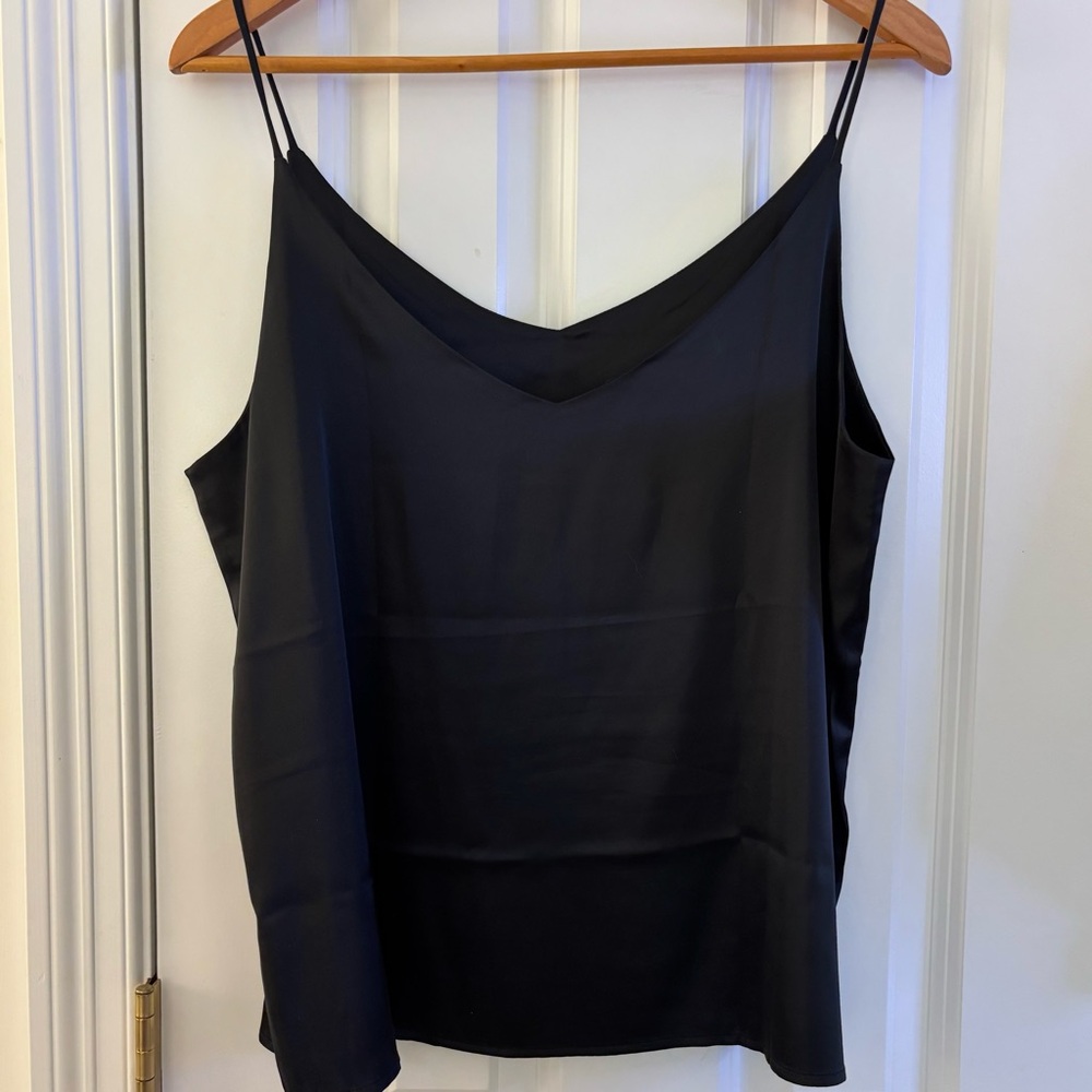 Wantschun Camisole Top XL Black v-neck semi-lined satin layering neutral basic